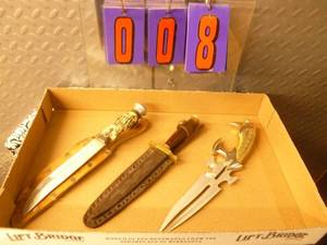 Qty of 3 knives. As shown.