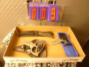 Qty of 3 knives. As shown.