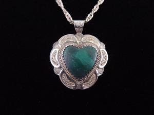 .925 Sterling Silver Malachite Heart Cabochon Pendant Necklace