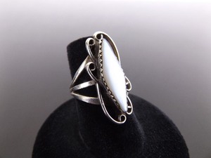.925 Sterling Silver Mother of Pearl Antique Ring Size 5.5