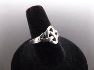 .925 Sterling Silver Celtic Knot Ring Size 7.75