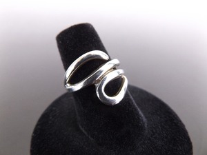 .925 Sterling Silver Loop Flare Ring Size 6.5