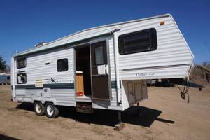 lot 6 image: 1998 Coachmen Catalina Model 281TB 5th Wheel Camper Travel Trailer