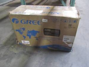 lot 850 image: Gree LIVO 12,000 BTU 1 Ton Ductless Mini Split Air Conditioner with Inverter, Heat, Remote 208-230V60Hz (2 Boxes) LIVS12HP230V1B