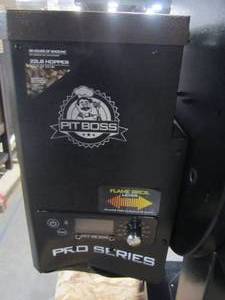 lot 301 image: Pit Boss Pro Series Black Triple-Function Combo Grill PBCBG110010002