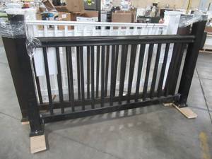 lot 118 image: 4 Miscellaneous Vinyl Fencing Panels - Were set up for retail display. - For Parts or Project