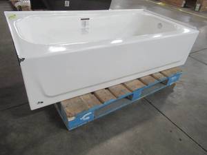 lot 122 image: Bootz Tub Enamel Over Steel, RH Drain, Measures Approximately 60 X 30 X 14 14 - Enamel Damage on Upper LH Corner.