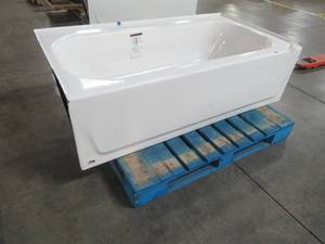 lot 123 image: Bootz Tub Enamel Over Steel, LH Drain, Measures Approximately 60 X 32 X 16 12 - Enamel Damage on Upper Front Corners and small chip on Tub Floor