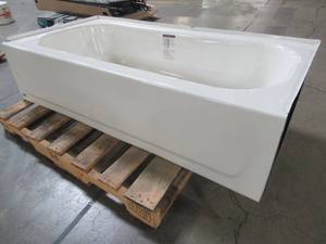 lot 125 image: Bootz RH Drain, Made From Single Steel Sheet in White 60 X 30 X 14 12 - Enamel Chips in Bottom LH Front Corner and Small Chip on Inside floor of Tub  - See Photos.