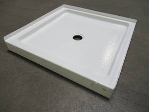 lot 210 image: Delta Classic 400 32 in. x 32 in. Single Threshold Center Drain Alcove Shower Base in White, 40014