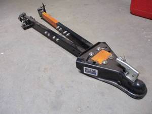 lot 25 image: Reese Tow Bar