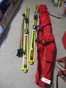 lot 26 image: Down hill skis