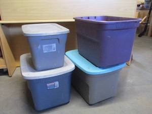 lot 36 image: 4 Totes