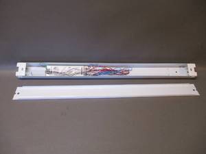 lot 40 image: Cooper Light Fixtures