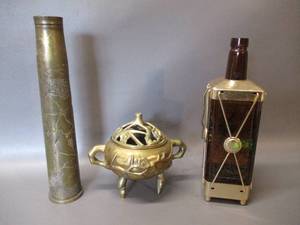 lot 52 image: Collectible items