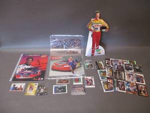 lot 54 image: Nascar Collectibles