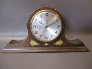 lot 71 image: Vintage Clock