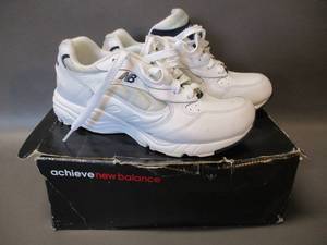 lot 107 image: Shoes