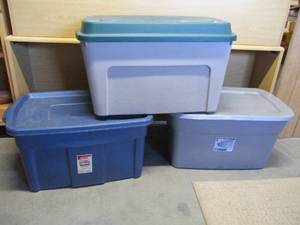lot 112 image: Storage totes
