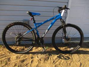 lot 125 image: Mongoose Bike