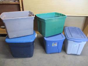 lot 124 image: Storage Totes