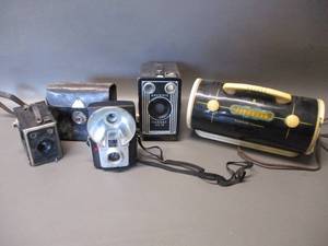lot 146 image: Collectibles