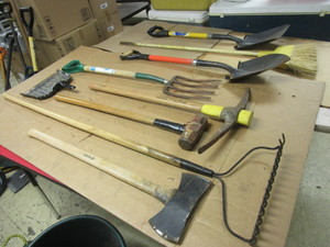 lot 419 image: SLEDGEHAMMER, PICK AXE, RAKE, PITCH FORK, SHOVELS, MORE
