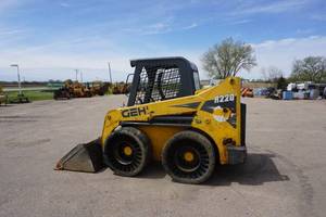 lot 2 image: 2013 Gehl Model R220 2 Speed Skid Loader Skid Steer