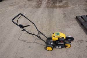 lot 33 image: Yard Machines Power Bed Edger