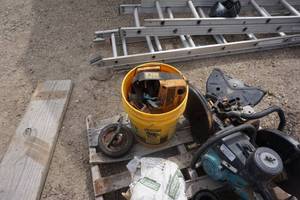 lot 55 image: 2 - Non Running Abrasive Chop Saws
