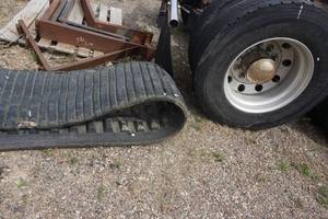 lot 42 image: Used Bobcat Skid Loader Skid Steer Rubber Track