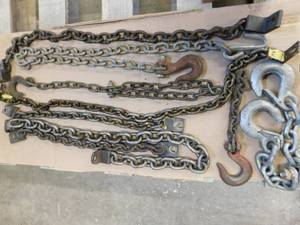 lot 36 image: Assortment of Small Lift Chains, Hooks, Cable &  Chain Splices