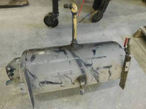 lot 46 image: Air Tank - 22 x 9