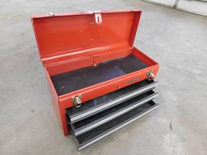 lot 52 image: Craftsman 3 Drawer Tool Box #1