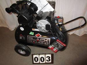 lot 3 image: Black Diamond 20 Gallon Air Compressor - Horizontal