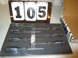lot 105 image: Powerbuilt 7 Pc Master Star Screwdriver Set