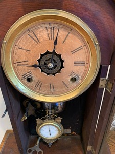 lot 5 image: Walnut Teardrop Parlor Clock