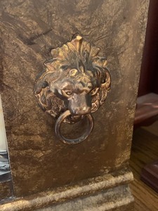 lot 9 image: Seth Thomas Adamantine Clock with Lion Head Sides