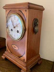 lot 22 image: French Clock with Beveled Glass and Key