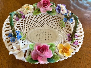 lot 27 image: Crown Staffs Small Porcelain Basket with Floral Motif