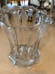 lot 67 image: Decorative Glass Basket and Etched Decorative Oval Bowl with Art Deco Handles