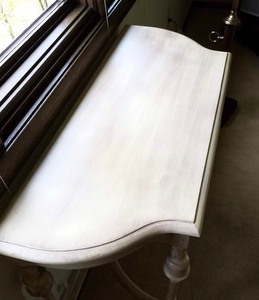 lot 85 image: White washed accent tableconsole table