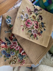 lot 92 image: Lot of linens- most are vintage. Table linens, pillows and more.