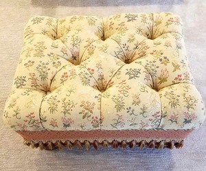 lot 104 image: Upholstered Tufted Ottoman