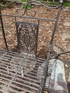 lot 135 image: Outdoor Decorative Metal Bench