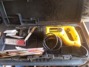 lot 149 image: Dewalt Recipocating Saw with Case and Extra Blades