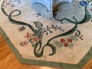lot 186 image: Decorative Area Rug