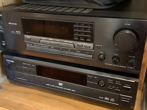 lot 187 image: Electronics- Onkyo TX8511 Receiver and Toshiba 5 Disc CD Changer