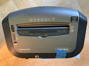 lot 190 image: Electric Paper Shredder