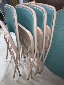 lot 194 image: VintageRetro Round Aqua Card Table and Chairs